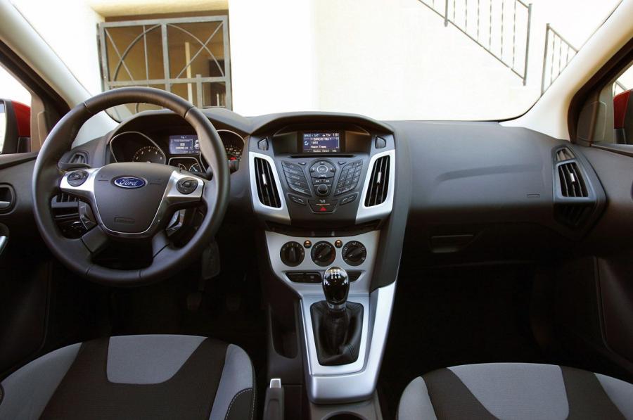  Ford Focus 2012 года  (фото 28 из 62)